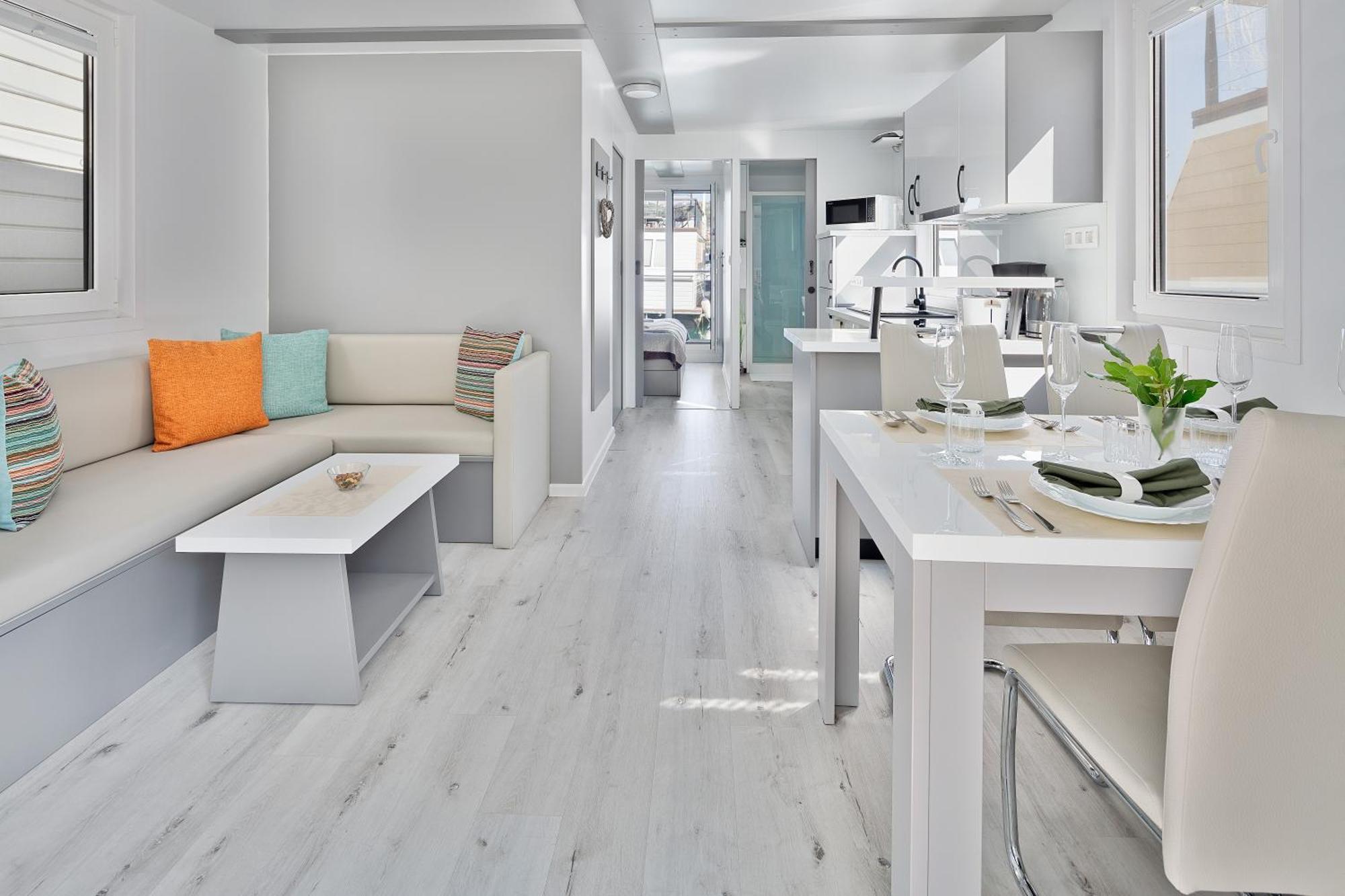 Apartment Floating Sea House Shark 3